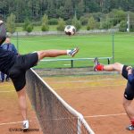 Složky integrovaného záchranného systému po náročné sezoně odpočívaly na sportovním poli