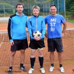 Složky integrovaného záchranného systému po náročné sezoně odpočívaly na sportovním poli