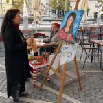 Malíři v centru Jindřichova Hradce po roce znovu malovali obrazy s duší pro spolek Fokus