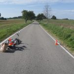 Policista se stal ve svém volnu svědkem nehody. Zachránil život motocyklistovi