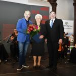 Cenu hejtmana za zachování a rozvoj lidových tradic obdrželi Jiřina Zikmundová a Miroslav Šobr