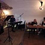 Týden pro hospic v Třeboni zahájil bazar bižuterie, v Jindřichově Hradci hudební večer
