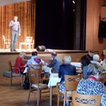 Mezinárodní den seniorů slavili ve Veselí nad Lužnicí. Plný sál bavila Pavlína Filipovská