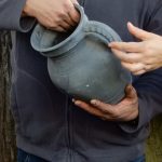 Sobotníci si v Sezimově Ústí prohlédli nálezy keramiky. S archeology nahlédli do minulosti