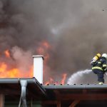 Požár truhlárny byl zcela zlikvidován až druhý den dopoledne. Škoda je v milionech