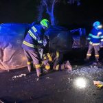 Ke střetu auta s motorkou na Táborsku vzlétl vrtulník