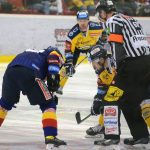 VIDEO: Motor ve třetí třetině otočil zápas se Zlínem. V závěru čaroval brankář Hrachovina