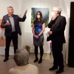 Rodačka ze Strakonic vystavuje sklo a malbu v plánské Galerii Fara