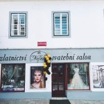 Salon Nefeli naplánuje svatbu na míru pro každou nevěstu. Od prstýnků, luxusních šatů, krásných šperků a hostiny po obřad na pláži