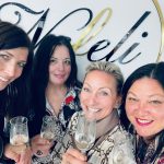 Salon Nefeli naplánuje svatbu na míru pro každou nevěstu. Od prstýnků, luxusních šatů, krásných šperků a hostiny po obřad na pláži