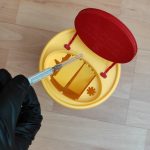 Od začátku roku strážníci posbírali v ulicích 786 kusů injekčních stříkaček
