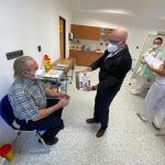 Dudák odměňuje pivem očkované třetí dávkou ve strakonickém OČKOcentru