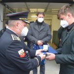 Ocenění za záchranu matky a dítěte dostalo sedm studentů a dva policisté