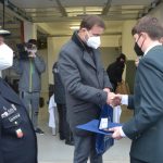 Ocenění za záchranu matky a dítěte dostalo sedm studentů a dva policisté