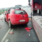 Hasiči u Ševětína museli vyprošťovat i dítě. Dopravní nehodě předcházela jiná nehoda