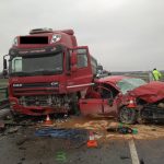Hasiči u Ševětína museli vyprošťovat i dítě. Dopravní nehodě předcházela jiná nehoda