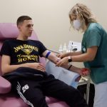 Na táborské Poliklinice Světlogorská darovali ve čtvrtek krev také fotbalisté ze Soběslavi
