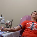 Na táborské Poliklinice Světlogorská darovali ve čtvrtek krev také fotbalisté ze Soběslavi