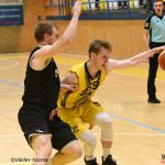 Ve šlágru kola mladí Sršni favoritu zdatně sekundovali a zvedali diváky ze sedadel
