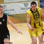 Ve šlágru kola mladí Sršni favoritu zdatně sekundovali a zvedali diváky ze sedadel