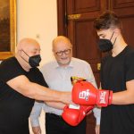 Boxer u primátora