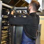 Tým šéfkuchaře Hotelu Palcát Martina Svatka dnes vařil v nemocniční kuchyni v Táboře