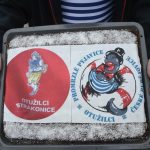 Otužilci na Nový rok plavali v Otavě, podmínky ale příliš zimní nebyly