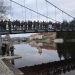 Otužilci na Nový rok plavali v Otavě, podmínky ale příliš zimní nebyly