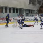 Táborští hokejisté dál vládnou druholigovému jihu, tentokrát je však Králové náležitě potrápili