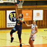 VIDEO: Basketbalistky Strakonic podlehly mistrovi 45:126