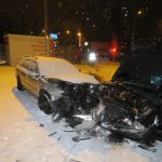 VIDEO. Noční honička. Uprchlík v BMW nadělal škodu za 650 tisíc