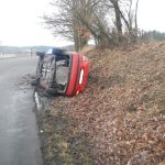 U Březí hasiči vyprošťovali řidiče Octavie