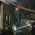 Požár zasáhl chatu v plném rozsahu. Škoda je 400 tisíc korun