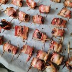 DOBROTY: Sušené švestky v rumu a ve slanině