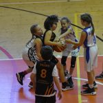 VIDEO: Malé basketbalistky udělaly své trenérce radost. Čím?