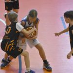 VIDEO: Malé basketbalistky udělaly své trenérce radost. Čím?