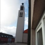 Vichřice poškodila střechu na věži kostela CČSH v Táboře a na farním domě