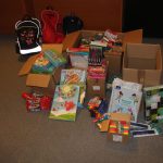 Poslankyně Pavla Pivoňka Vaňková přivezla starostovi Vodňan školní potřeby pro ukrajinskou třídu