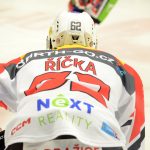 VIDEO: Pardubice poprvé padly! Vyprodaná Budvar aréna tleskala první výhře Motoru v play off