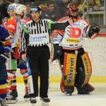 VIDEO: Pardubice poprvé padly! Vyprodaná Budvar aréna tleskala první výhře Motoru v play off