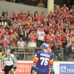 VIDEO: Pardubice poprvé padly! Vyprodaná Budvar aréna tleskala první výhře Motoru v play off