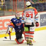 VIDEO: Pardubice poprvé padly! Vyprodaná Budvar aréna tleskala první výhře Motoru v play off