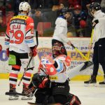 VIDEO: Pardubice poprvé padly! Vyprodaná Budvar aréna tleskala první výhře Motoru v play off