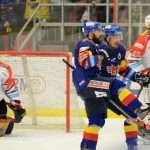 VIDEO: Pardubice poprvé padly! Vyprodaná Budvar aréna tleskala první výhře Motoru v play off
