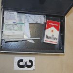 Leguán vozil drogy. Používal upravené auto, falešnou lékárničku, trezor ve slovníku. Policie dealera zadržela