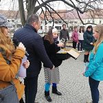 Na začátku byla plastová lahev, na konci dvoumetrová socha. Na 3D tiskárně ji tiskli školáci z Dačicka