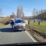 AKTUALIZOVÁNO: Na petrovické silnici u Milevska leží autobus na boku