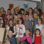 V chyšecké škole přivítali jaro a ukrajinské spolužačky