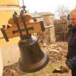 VIDEO: Takhle se vrátily zvony do kostela na Podsrpu