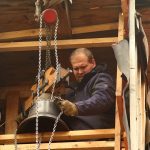VIDEO: Takhle se vrátily zvony do kostela na Podsrpu